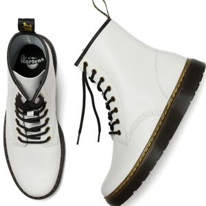 Dr. Martens Zavala White Leather 8 Eyelet Lace Up Combat Boots Womens Size 6